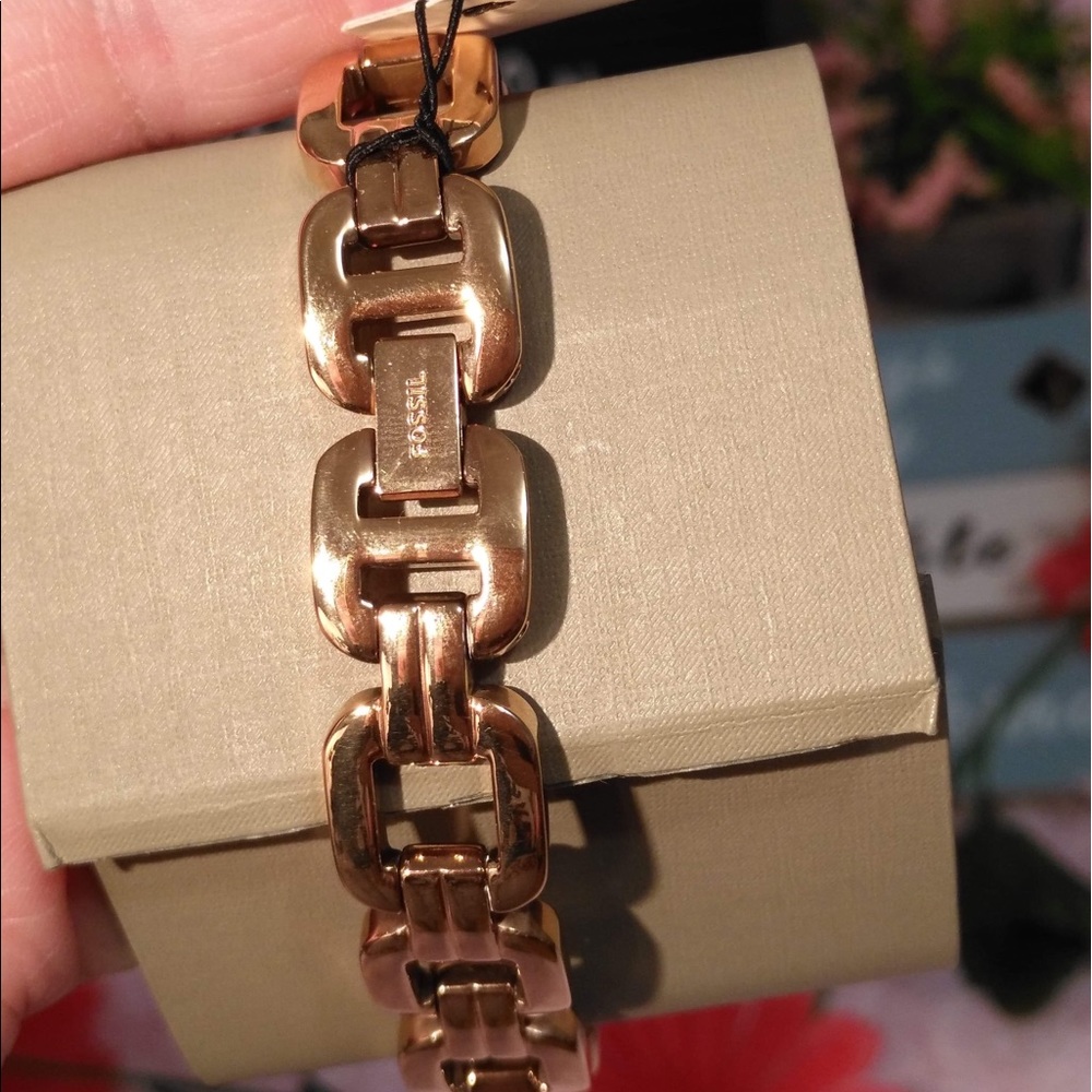 FOSSIL GOLD WATCH - Picture 6 of 7